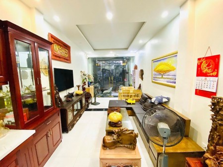 Bán gấp nhà ngay gần Bộ Ngoại Gioa, 50m MT 4m, giao thông thuận tiện