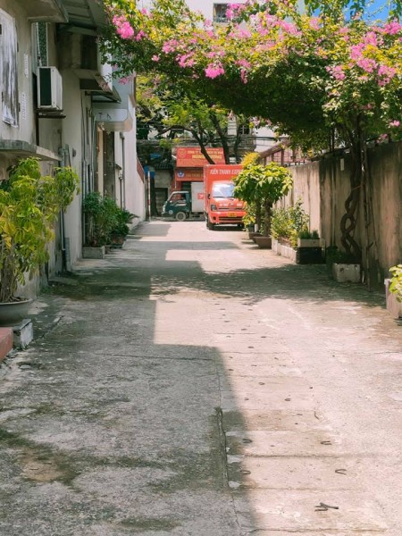 Bán Nhà Lĩnh Nam dt 52m2 4 tầng, giá chỉ hơn 4 tỷ, vị trí trắc địa kinh doanh buôn bán