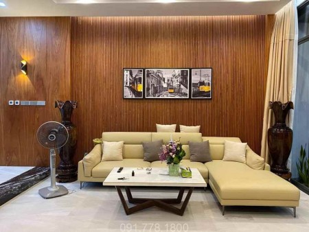 Bán nhà tại Văn La - Hà Đông, chính chủ, ô tô vào nhà, dtsd 50m2, giá 4.5 tỷ