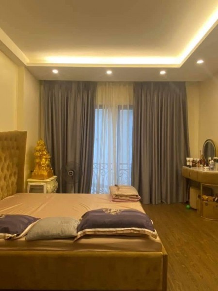 Bán gấp biệt thự phố Hạnh Phúc, Long Biên, diện tích 98m2, xây mới 3 tầng, mặt tiền 9m