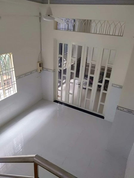 Bán nhà có sổ hồng đường Nguyễn Tiểu La, Quận 10, có 3 lầu, diện tích 42m2