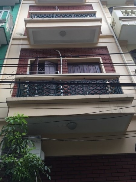Bán nhà nhỉnh 2.3 tỷ ô tô đỗ cổng nhà bê tông, dt 38m2, 5 tầng đường Đa Sỹ, Hà Đông