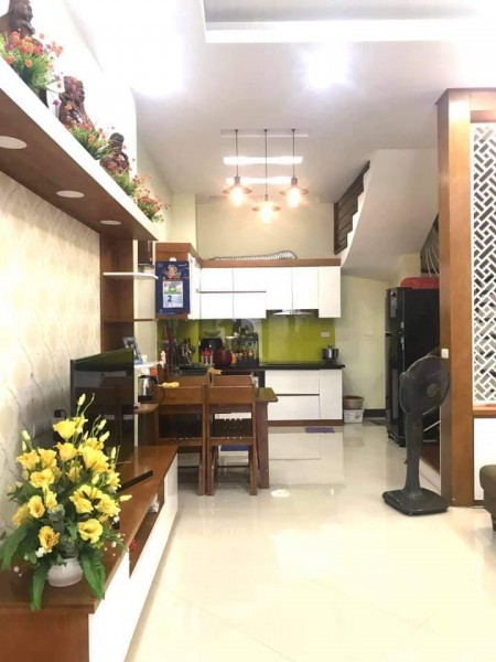 Bán nhà Giáp Nhất, Thanh Xuân, dt 49m2, 5 tầng, giá bán 4.8 tỷ. Liên hệ: 0368781929