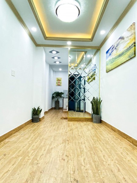 Bán nhà trung tâm Quân 10, hẻm thông 130 Hồ Bá Kiện, sổ hồng chính chủ
