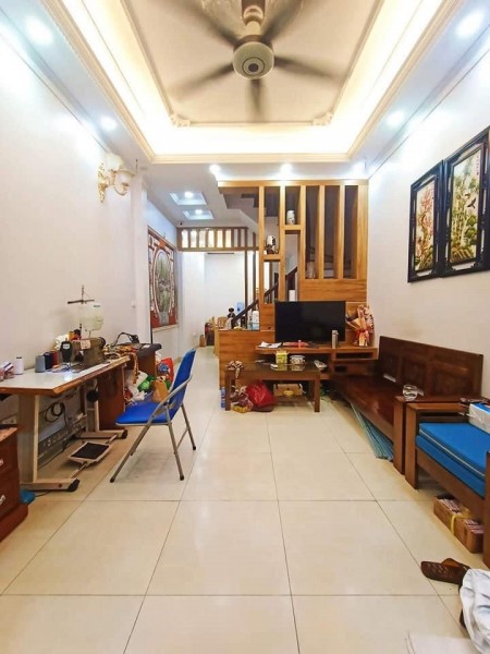 Bán nhà nguyên căn còn mới koong ngõ thoáng, 3 phòng ngủ, sổ đỏ sang tên
