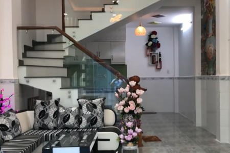 Bán nhà 40m2, 2 tầng BTCT Thoại Ngọc Hầu, Tân Phú Giá Chỉ Nhỉnh 5 Tỷ