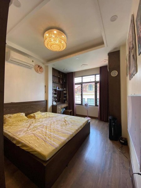 Bán nhà Mặt phố Nguyễn Hoàng, nhà đẹp, dt 36m2 x 6t, mt 4m KD đỉnh, thang máy, giá 5 tỷ 99tr