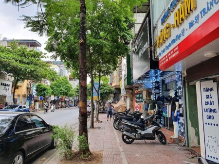 Nhà mặt phố Ngọc Lâm Quận Long Biên vỉa hè rộng kinh doanh đẹp giá bán 21 tỷ