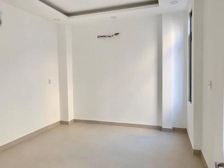 Bán gấp nhà Trung tâm Bình Thạnh, 5 tầng bê tông cốt thép, giá bán 4.95 tỷ