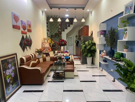 Bán gấp nhà Giáp Bát, ngõ ô tô, mới đẹp, diện tích 32m2, mt 3.5m, giá bán 3 tỷ