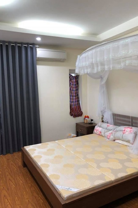 Nhà đẹp 6 tầng ở ngay Lê Trọng Tấn, ô tô tải vào nhà, dân trí cao dt 40m2 giá 6,8 tỷ