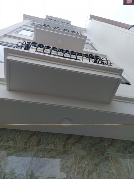 Bán nhà phố Thanh Am, Long Biên, mới xây, gần phố, dt 33m2, 5 tầng, giá 2.27 tỷ.