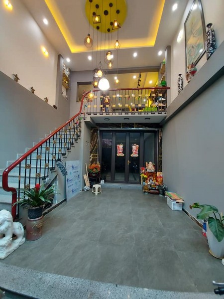 Bán nhà Ngọc Lâm View hồ đẳng cấp Gara ô tô tránh mặt tiền khủng