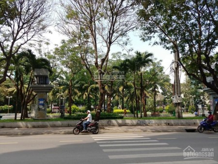 Bán gấp khách sạn Phạm Ngũ Lão, Quận 1, đúc kiên cố 6 tầng, tổng 27 phòng