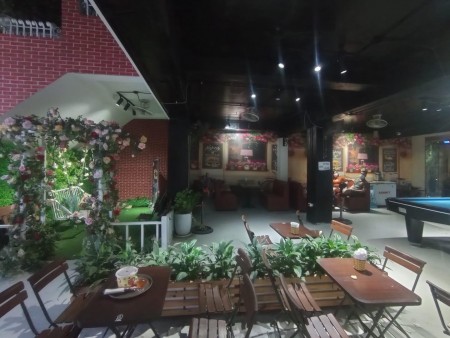 Bán nhà mặt phố Quận Long Biên, dt 10m2, 7 tầng thang máy thông sàn, mặt tiền 8m