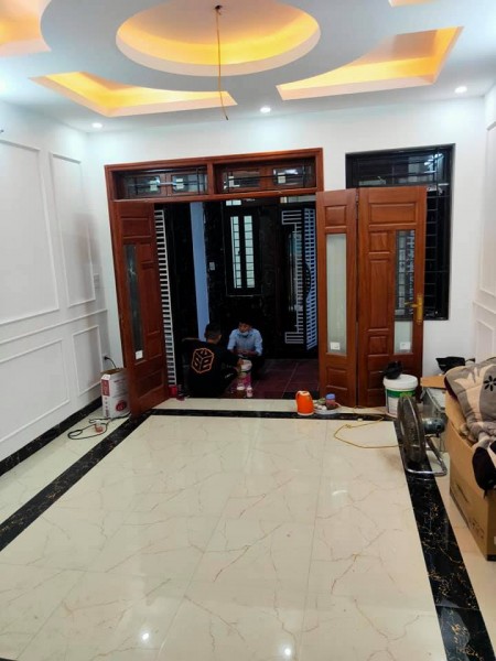 Chỉ hơn 2 tỷ nhà 4 tầng đúc kiên cố, diện tích 36m2 kinh doanh. Quang Trung, Hà Đông