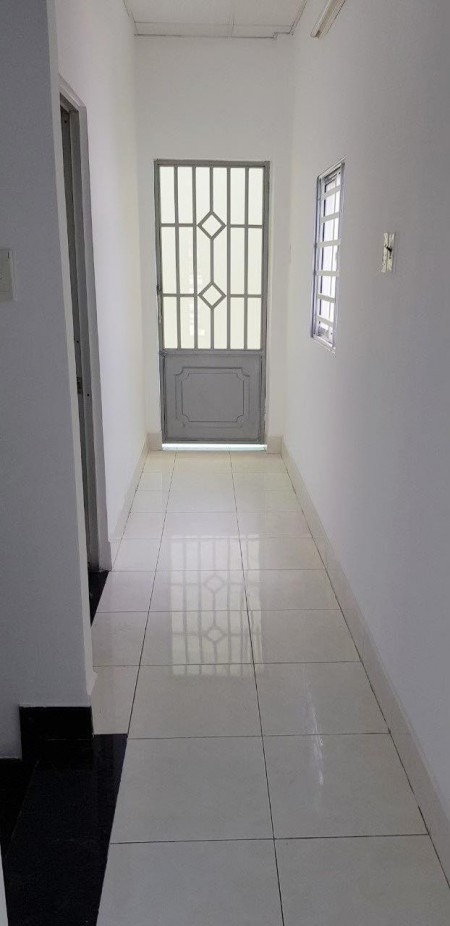 Bán gấp nhà Trung tâm Bình Thạnh, 5 tầng BTCT, giá 4.95 tỉ, pháp lý chuẩn, hoàn công đầy đủ