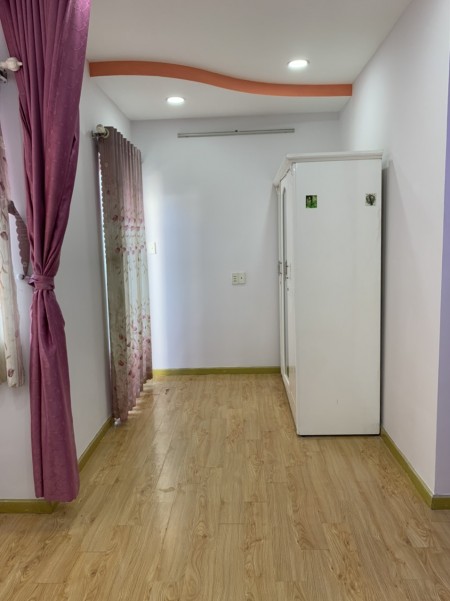 Chủ cần ra đi căn nhà xây mới long lanh, giá bán 4.3 tỷ, liên hệ 0909083678
