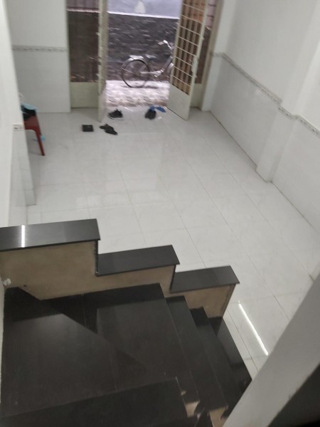 Nhà nguyên căn Phạm Văn Bạch 2 tầng HXH diện tích cực to giá cực rẻ