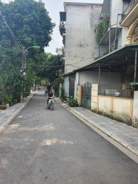 Bán đất tặng nhà cấp 4 Phúc Lợi Long Biên, dt 32m2, giá bán 1.6 tỷ, ô tô đỗ cửa