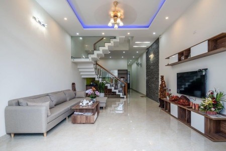 Gấp bán nhà 4 tầng, 5PN dtsd 200m2, HXH, Trần Quang Diệu Q3 giá chỉ 9 tỷ 5