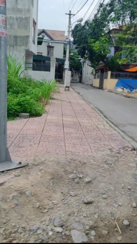 Cần bán vài ô thuộc "Nhóm nhà ở Cẩm Bình" Sau vườn hoa Cẩm Bình Cẩm Phả, sổ đỏ chính chủ