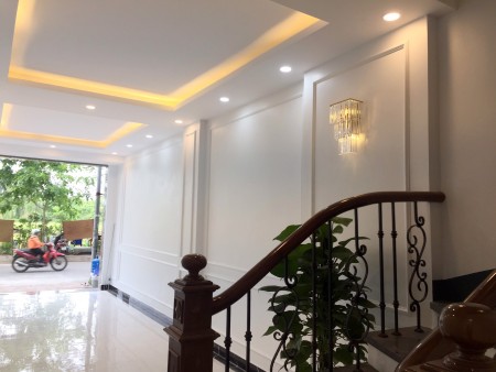 Nhà mới tới ở luôn, 4.5 tầng Full nội thất, giá chỉ 2.05 tỷ tại Phúc Lợi: 0982269369