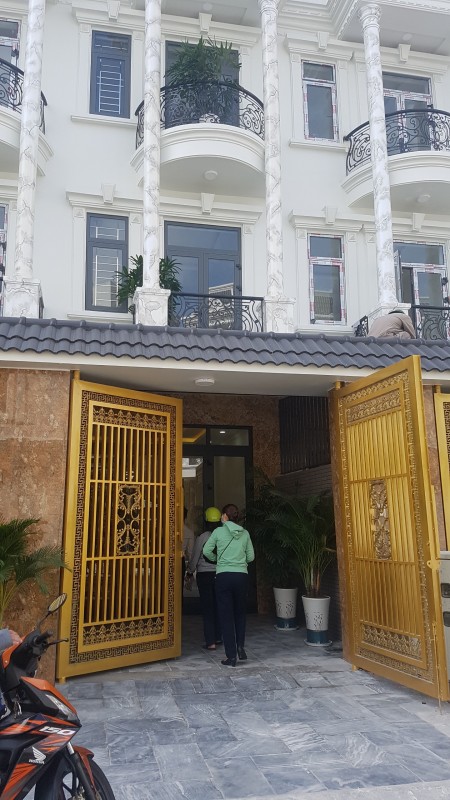 Bán nhà mới 1 trệt 2 lầu, tại Dĩ An, sổ riêng có ngân hàng cho vay