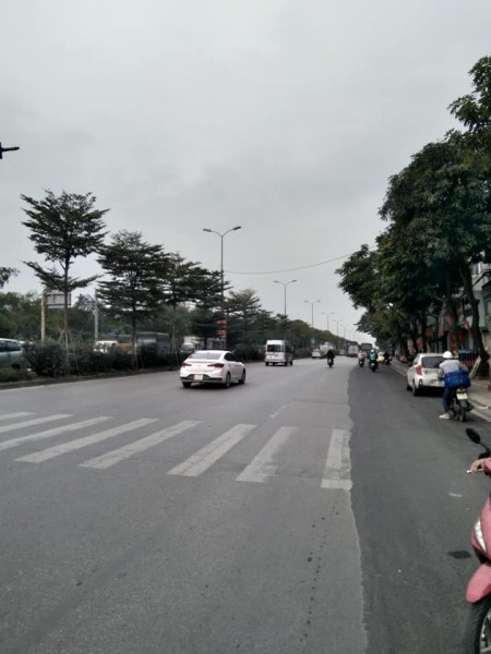 Bán đất mặt đường Cổ Linh dt 296m2, giá. bán 55.7 mặt tiền 15m, lhcc