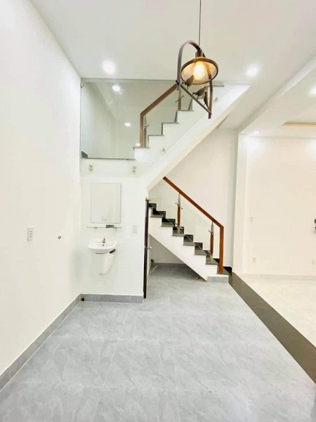 Nhà Quang Trung, Gò Vấp. Giảm 400TR,3 Tầng, Ngang 7m Giá Trị, Ngay Trung Tâm