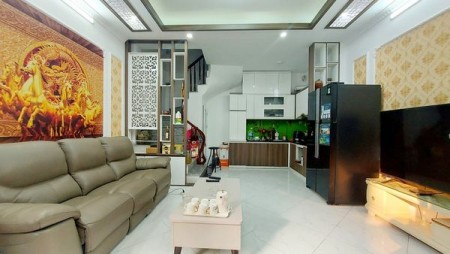 Bán nhà ngõ 10 Láng Hạ, Ba Đình, Vị trí đẹp, Ngõ thông tứ tung giá bán 4.75 tỷ