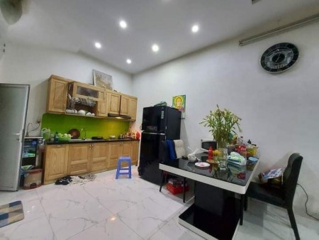 Bán gấp! Nhà Tôn Đức Thắng- Ngõ thông rộng, Ở ngay, diện tích 30m giá bán 2,7 tỷ