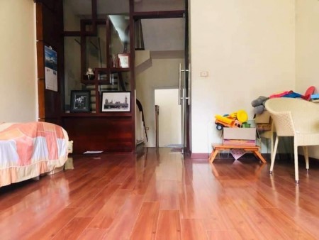 Bán nhà Khương Trung diện tích sử dụng 50m2 giá 6 tỷ Gara ô tô an sinh tốt