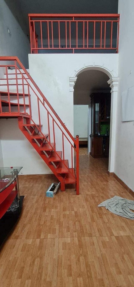 Nhà nguyên căn phố Nguyễn Văn Cừ dt 42m2 khu vực trung tâm đô thị giá chỉ 2,75 tỷ