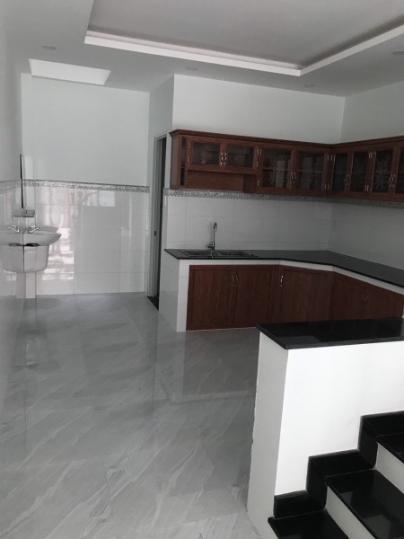 Bán nhà 1 trệt 2 lầu đường Nguyễn Văn Yến, DT 3.95mx17.3m, giá 6.7 tỷ
