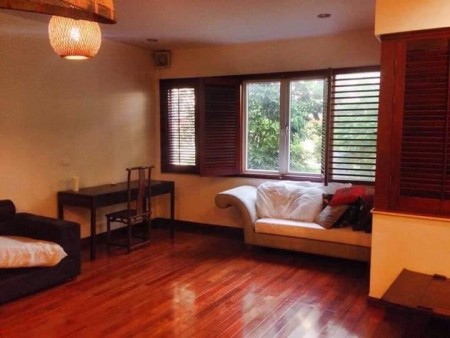 Mặt phố Bồ Đề hiếm nhà bán ô tô đỗ cửa, sổ đỏ hoa hậu, giá bán thoả thuận chính chủ