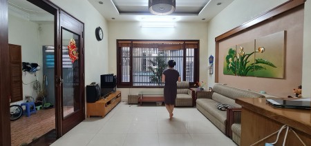 Bán nhà Chiến Thắng diện tích 52m2, 2 mặt ngõ, ô tô đỗ cửa chỉ 3,7tỷ