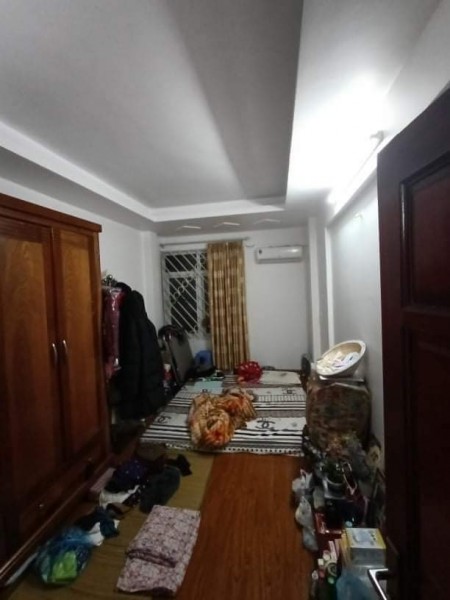 Bán nhà 6 tầng đẹp lung linh Tân Mai Quận Hoàng Mai giá bán 2,3 tỷ, lh 0986209188