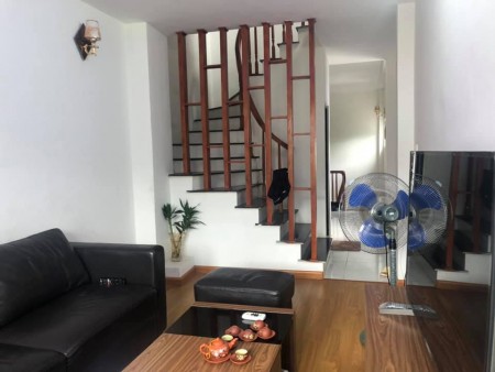 CC bán gấp nhà riêng Quang Trung, Hà Đông, 35mx 5 tầng, kinh doanh, ô tô đỗ cửa 4.5 tỷ có giảm