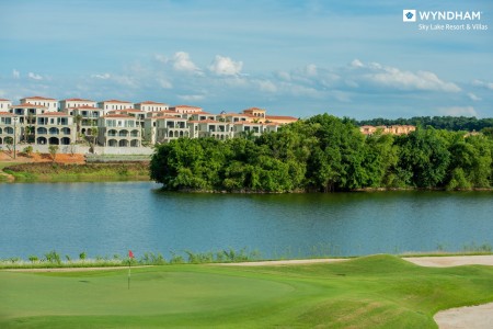 Biệt thự ven đô trong quần thể sân golf tại Hà Nội - Wyndham Sky Lake Resort & Villas