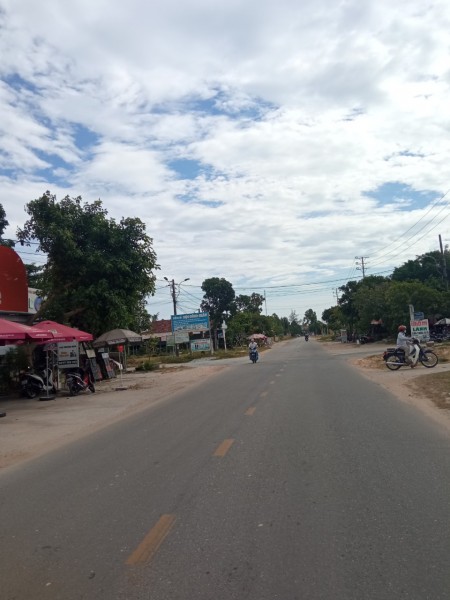 Đất mặt tiền kiệt Trần Hoàn thông với Hoàng Phan Thái, đường 7m, thương lượng cho khách hàng thiện chí