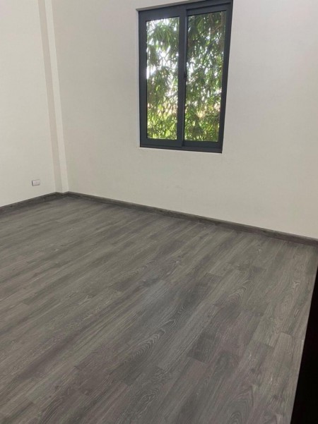 Bán gấp nhà dt 37m2 mt 4.2 giá bán chỉ 2.85 tỷ gần khu Đô Thị Linh Đàm Hoàng Mai