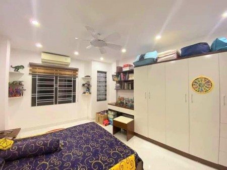 Chỉ hơn 3 tỷ mua được nhà 5 tầng tặng full nội thất đẹp như khách sạn