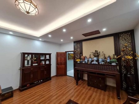 Bán nhà biệt thự Hoàng Quốc Việt 218m 4t mt 8m chỉ 42,5 tỷ Cầu Giấy