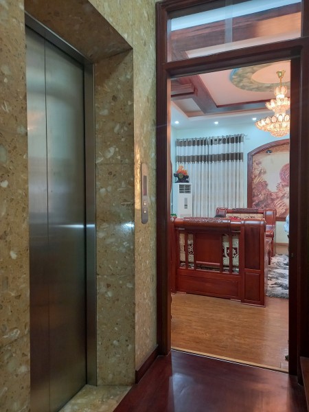 Toà nhà Ngô Gia Tự 6 tầng, kinh doanh ô tô tránh, giá bán 9.5 tỷ, sổ chính chủ