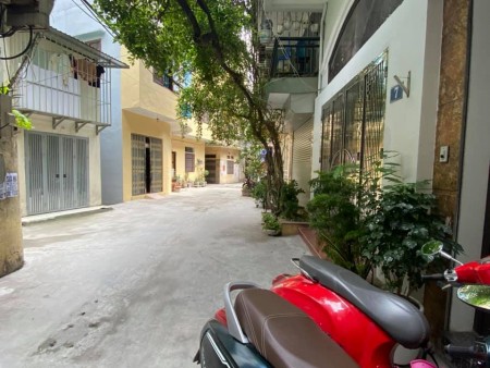 Chính chủ, nhà đẹp 2 thoáng, gần gã tư sở, cách ô tô tránh chỉ 10m, giá bán 4.75 tỷ