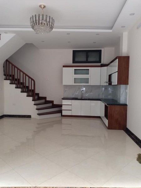 Bán nhà đẹp Cầu Giấy, 30m ra phố ngõ thông, diện tích 35m2, giá chỉ 4.98 tỷ