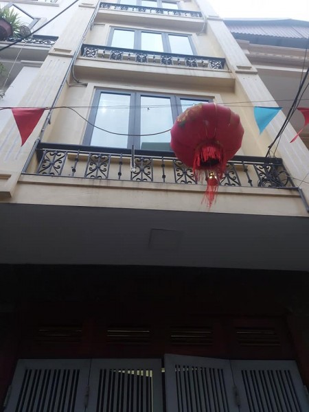 Bán nhà phố Nguyễn Văn Cừ, Long Biên, DT 30m, MT 4,2m, 5 tầng, giá 3,4 tỷ.