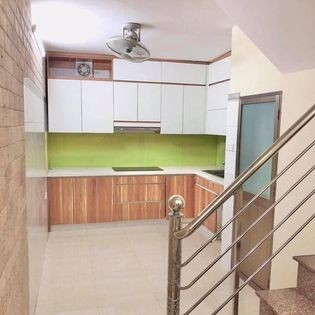 Nhà 5 tầng phố Nguyễn Khánh Toàn, Cầu. Giấy, dt 60m2, ô to giá 45 tỷ, lh 0385605252.