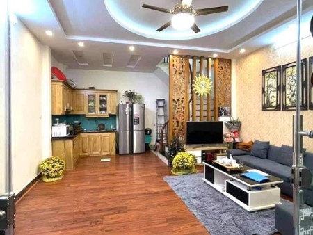 Chính chủ bán gấp nhà đẹp dt 90m2, Tân Mai, ngõ rộng ô tô vào nhà giá 7.5 tỷ